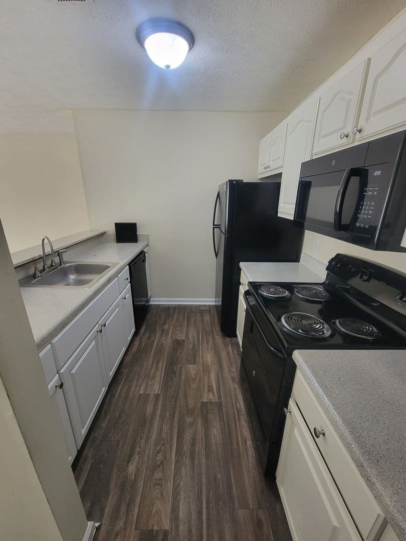 Macon Apartment: 6300 Moseley Dixon Road