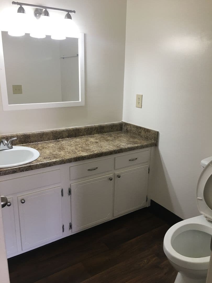 Dothan Apartment: 106 Castle Drive