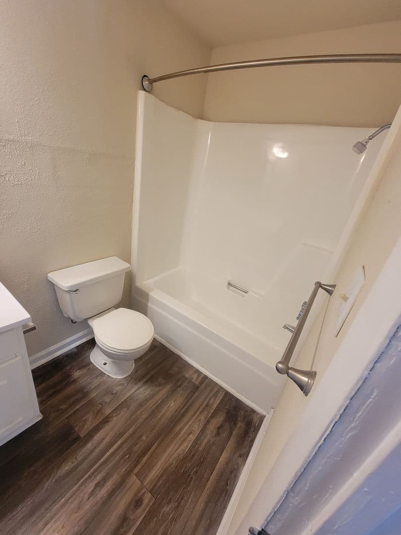 Macon Apartment: 6300 Moseley Dixon Road