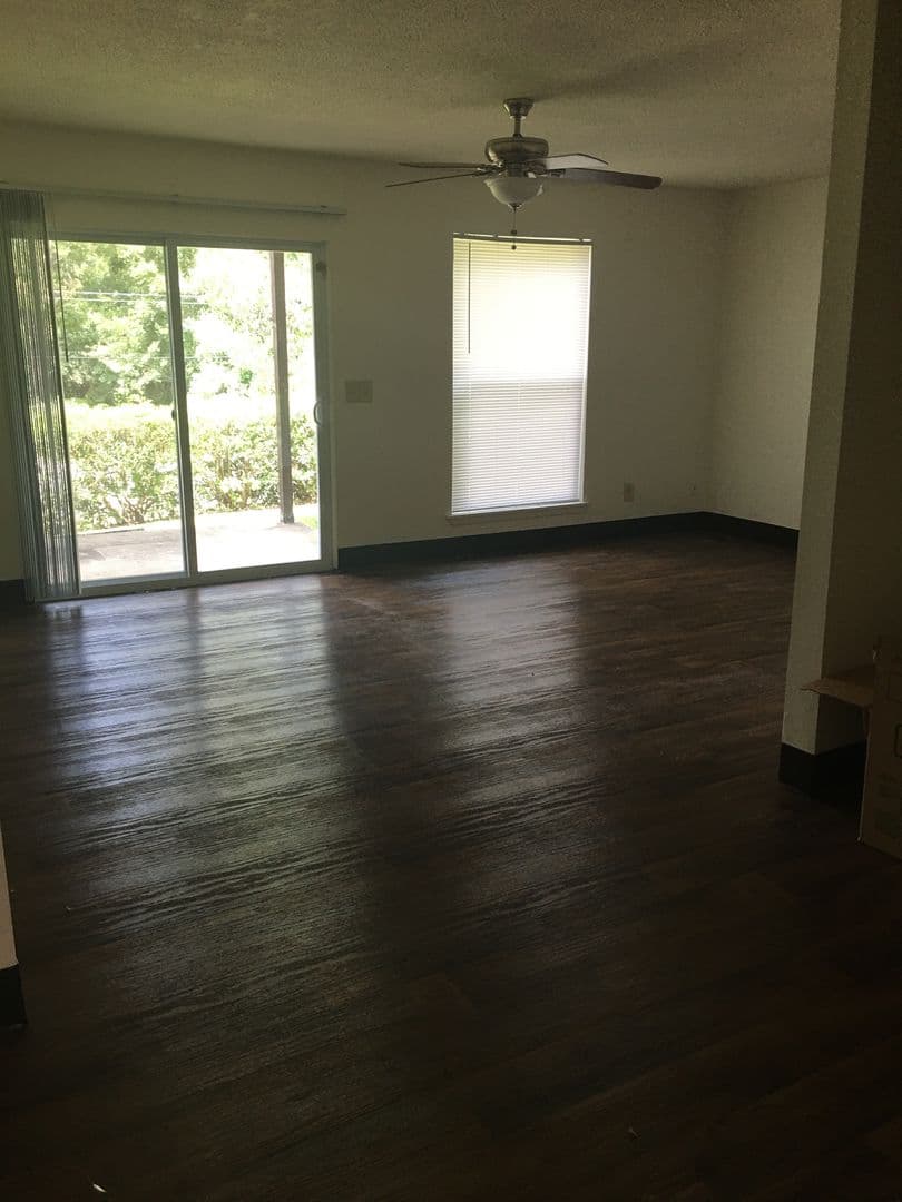 Dothan Apartment: 106 Castle Drive