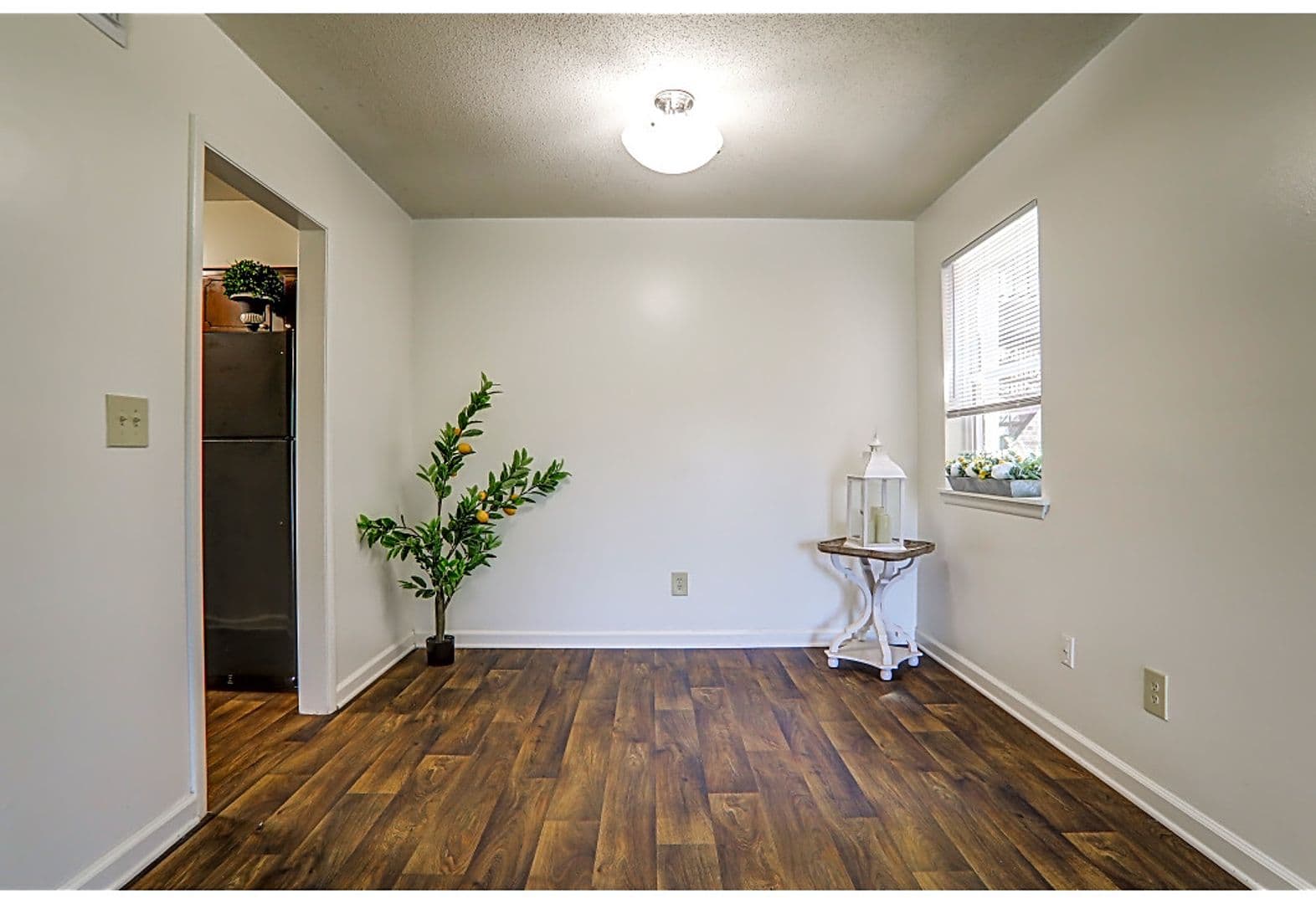 Dothan Apartment: 106 Castle Drive