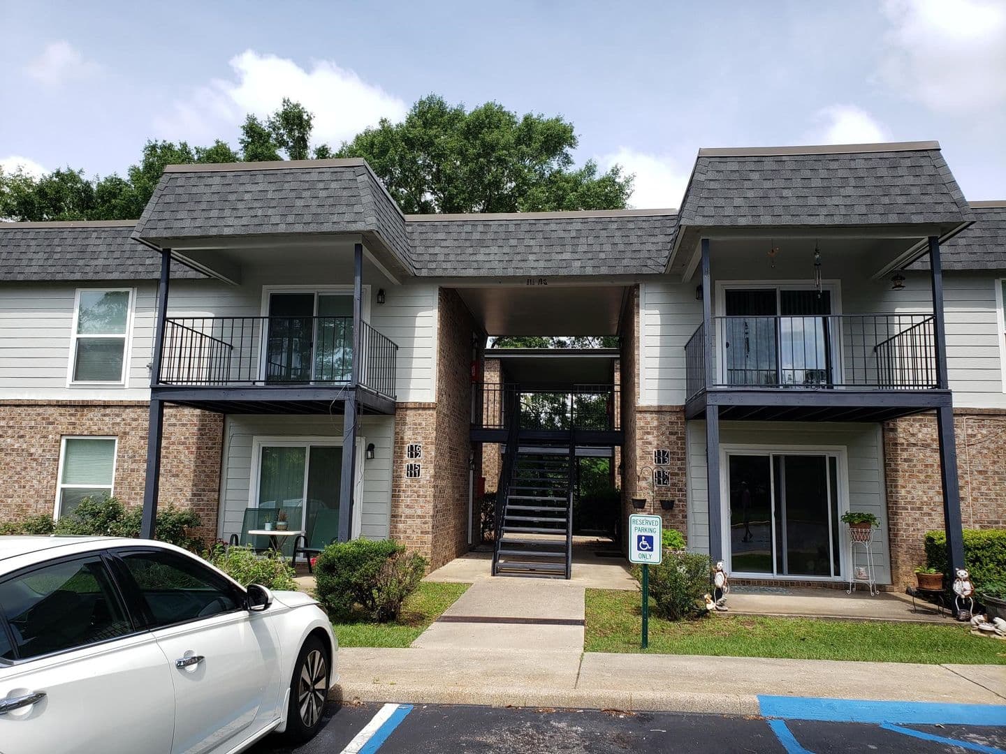 Dothan Apartment: 106 Castle Drive