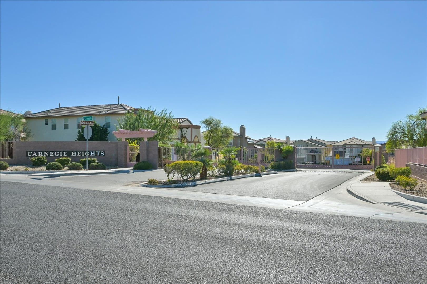 Henderson House: 2447 Kaymin Ridge Rd