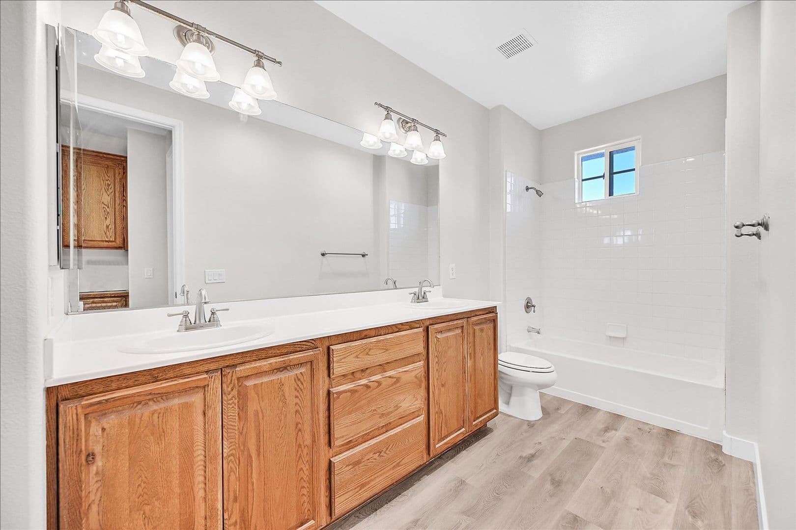 Henderson House: 2447 Kaymin Ridge Rd