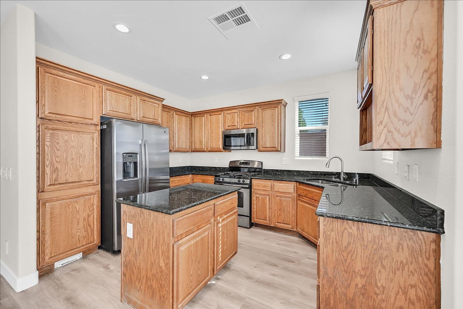 Henderson House: 2447 Kaymin Ridge Rd