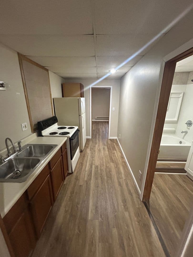 Yorktown Apartment: 9845 W. Smith St.