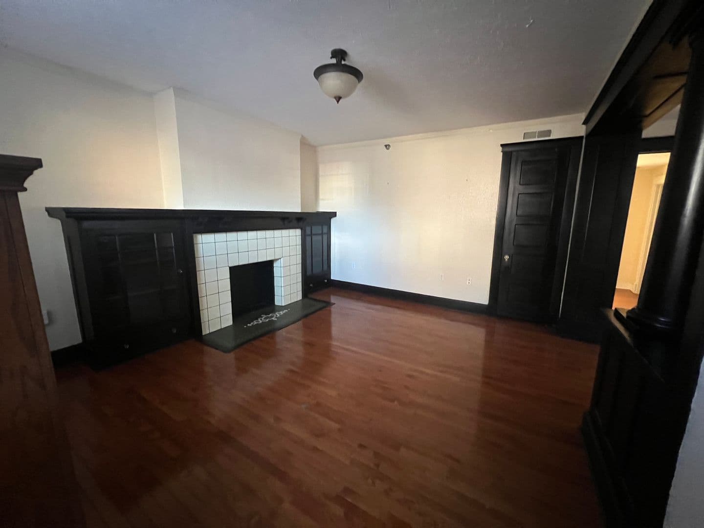 Muncie Apartment: 325 West Charles Street