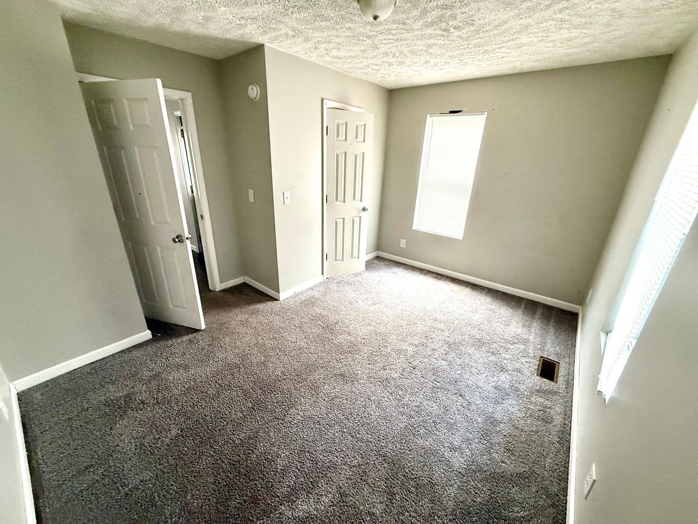 Muncie Apartment: 814-816 W. North St