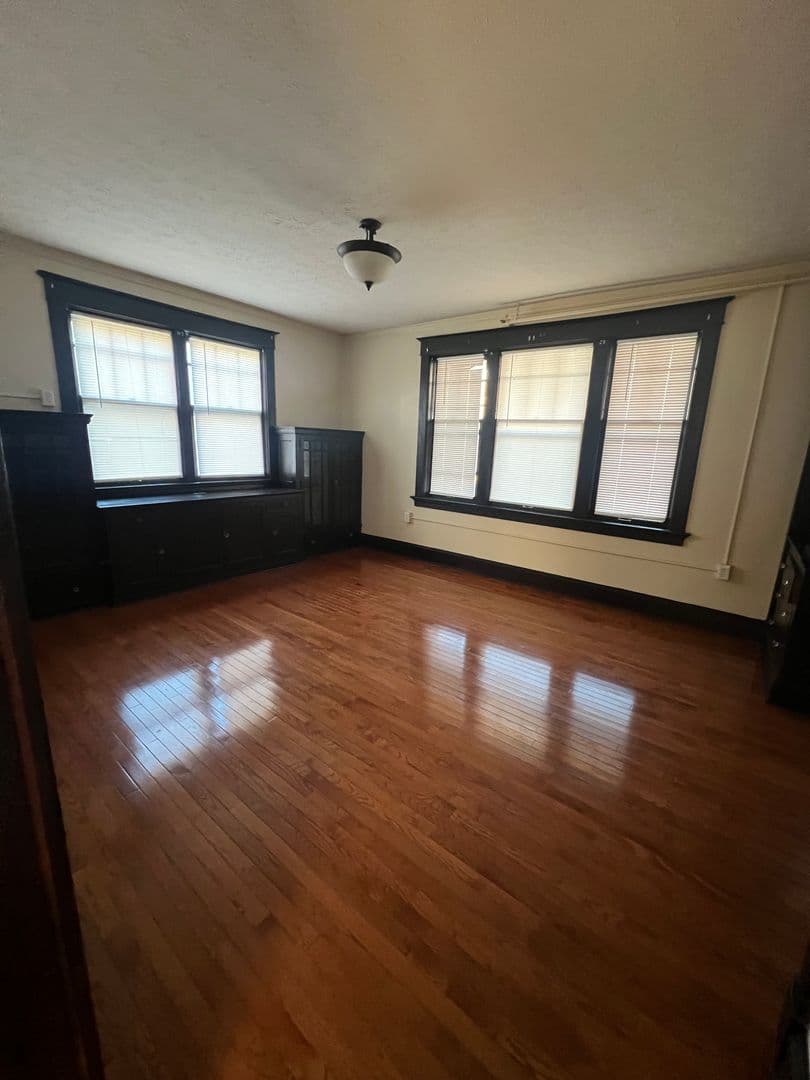 Muncie Apartment: 325 West Charles Street