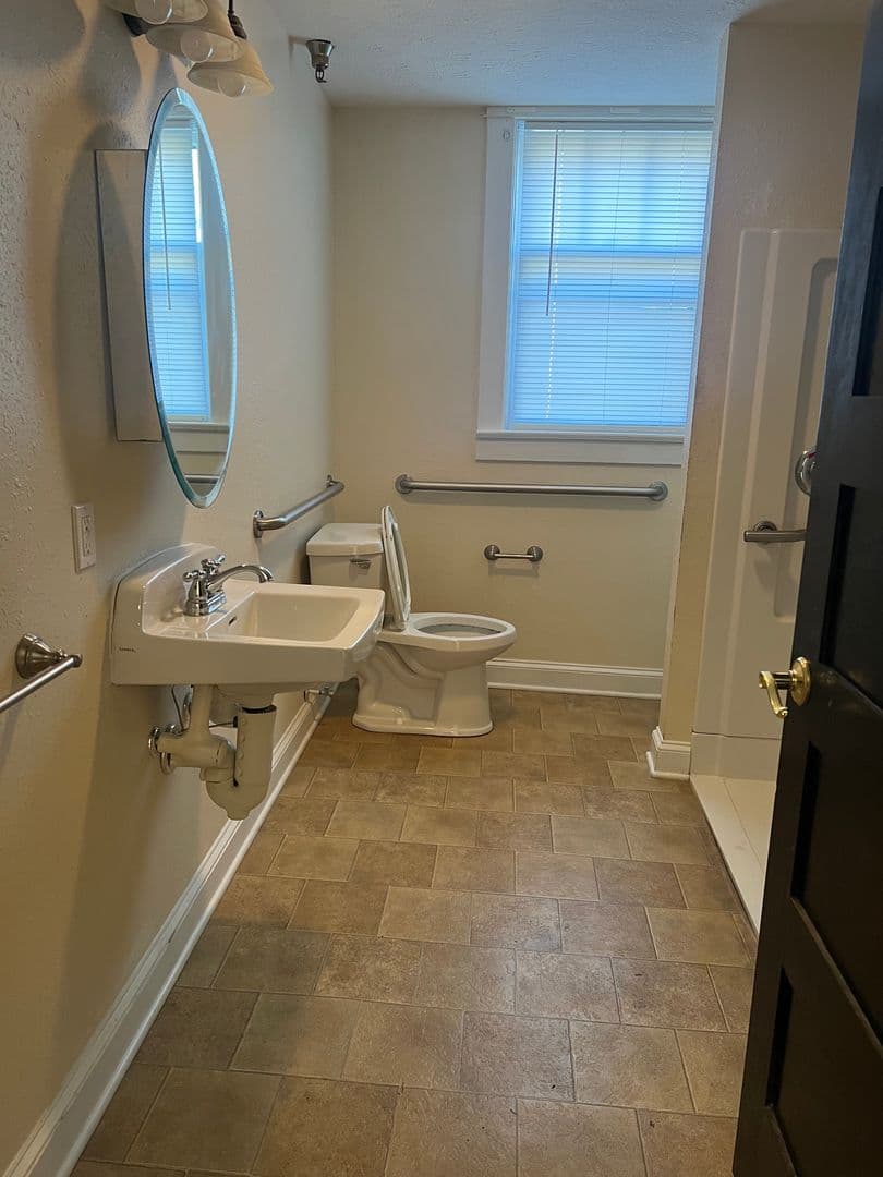 Muncie Apartment: 325 West Charles Street