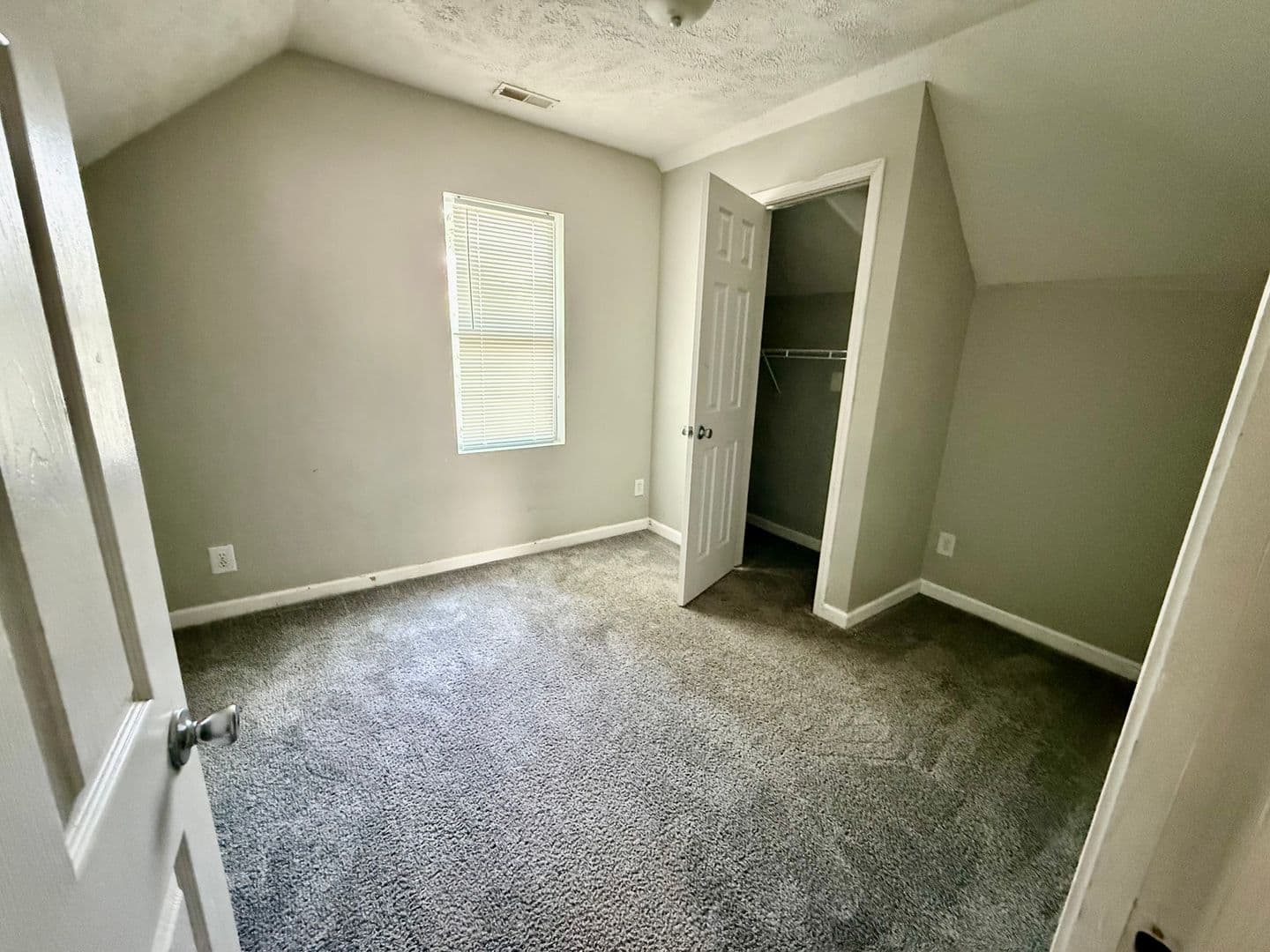Muncie Apartment: 814-816 W. North St