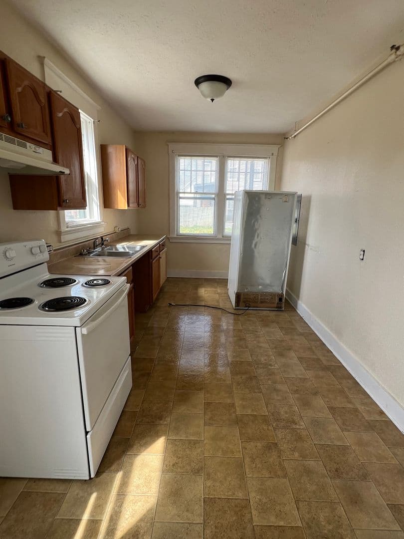 Muncie Apartment: 325 West Charles Street