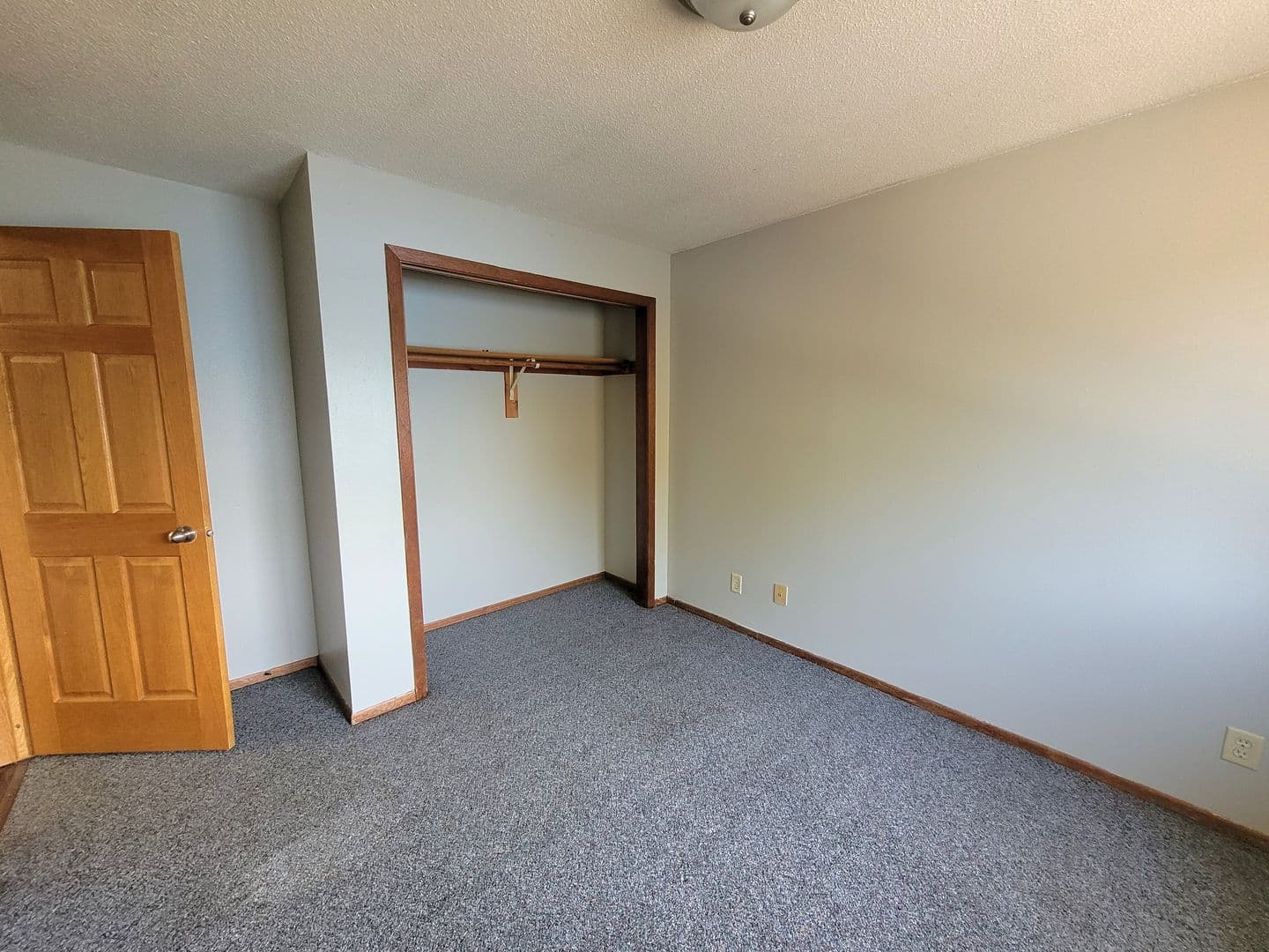 La Crosse Apartment: 1418 10th Street South