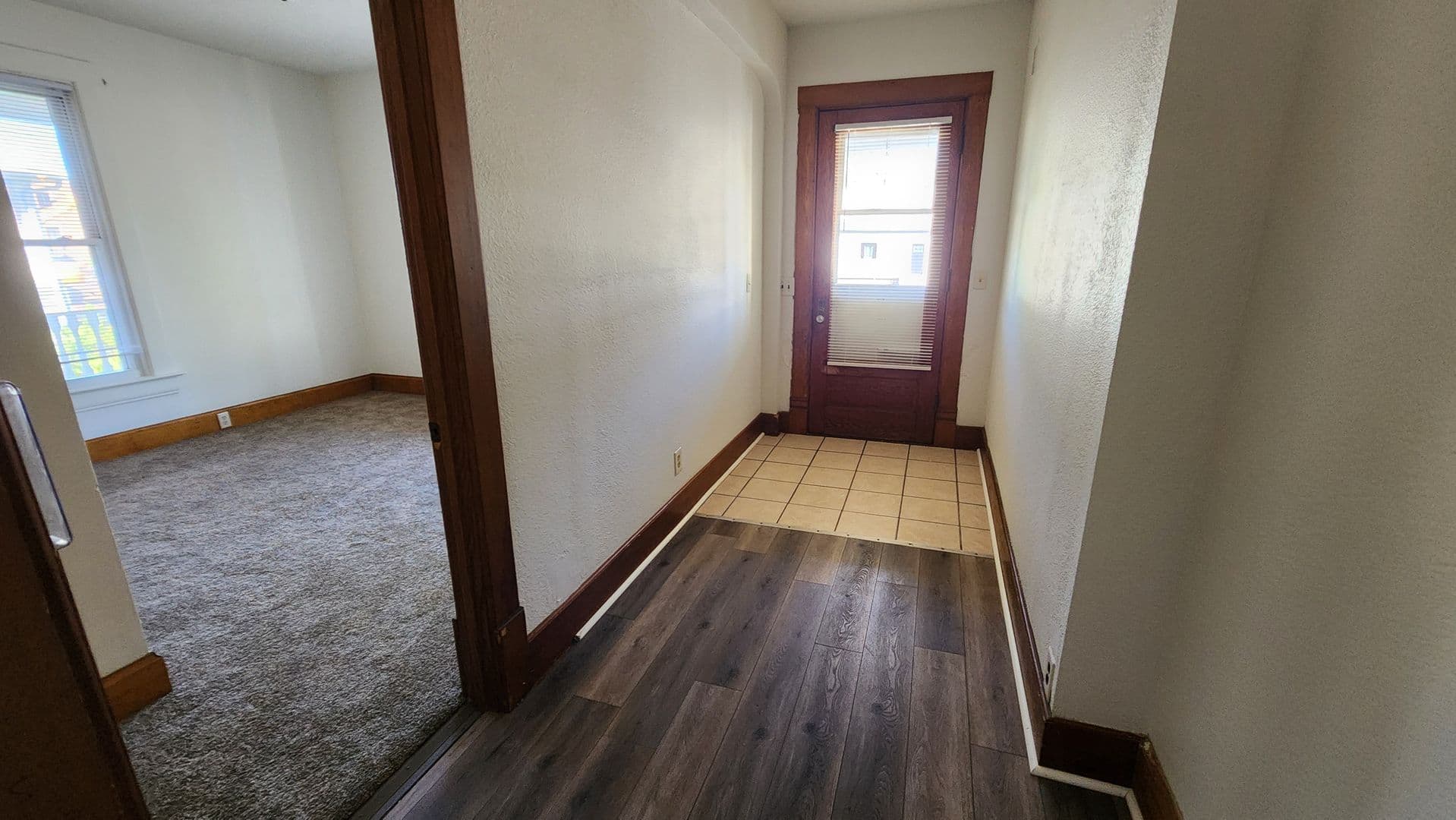 La Crosse Apartment: 1224 Ferry Street