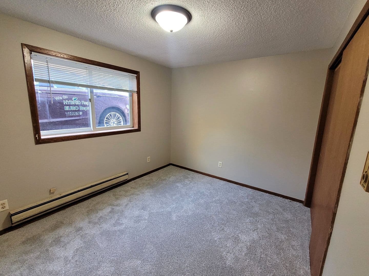 La Crosse Apartment: 1418 10th Street South