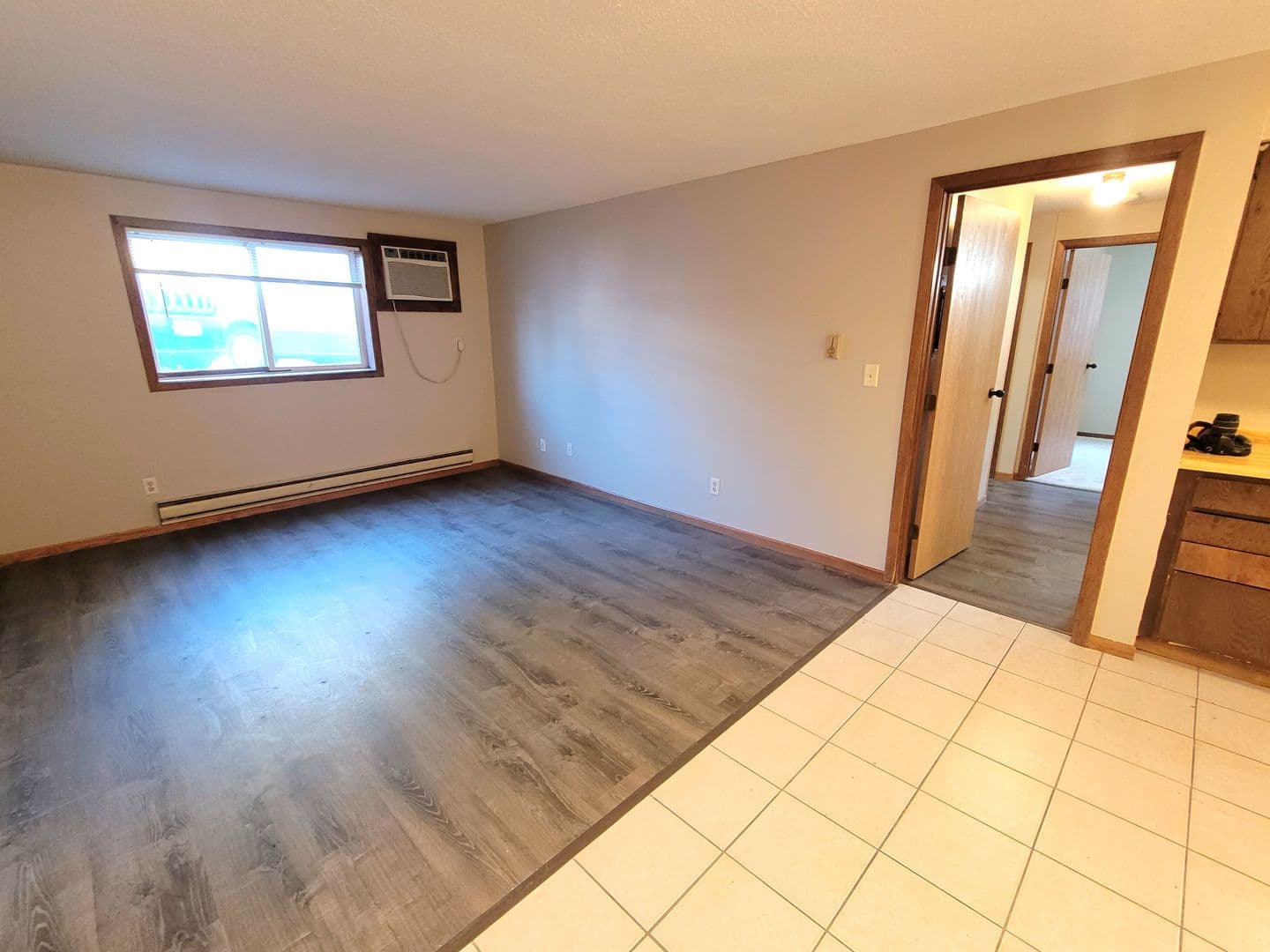 La Crosse Apartment: 1418 10th Street South