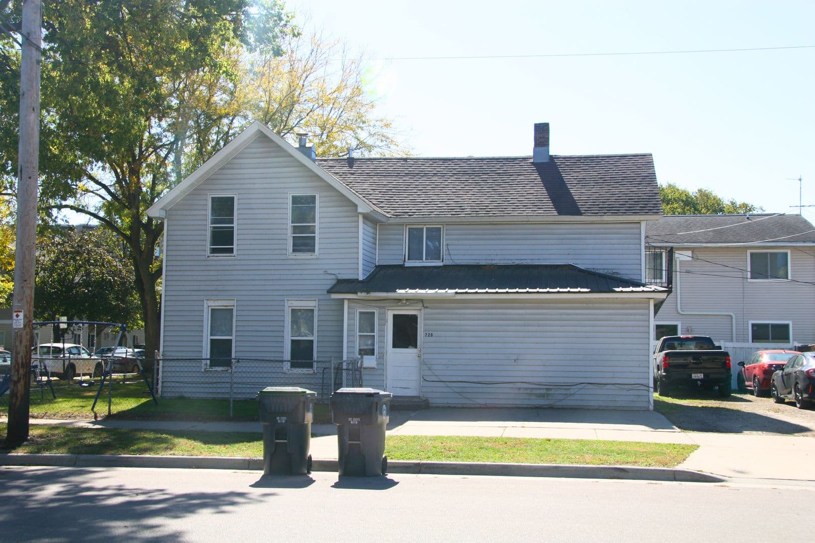 La Crosse Apartment: 726 Ferry St.