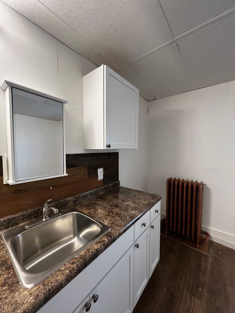 La Crosse Apartment: 926 Main St.