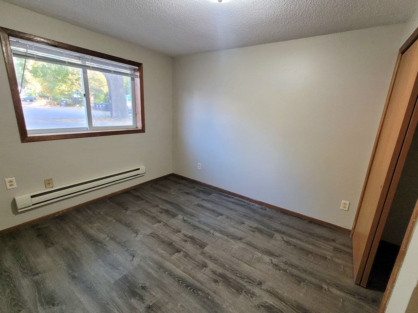 La Crosse Apartment: 1418 10th Street South