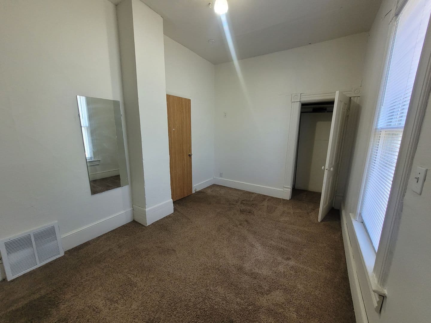 La Crosse Apartment: 1503 Mississippi Street