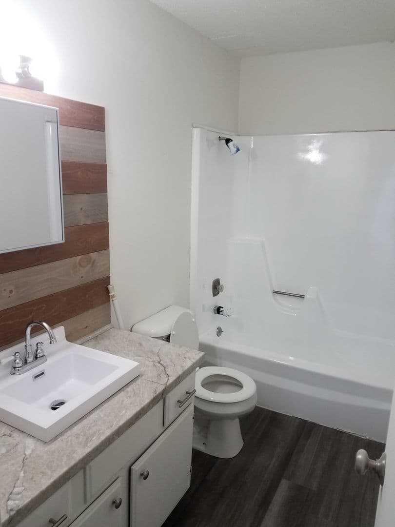 La Crosse Apartment: 1438 Rose Street