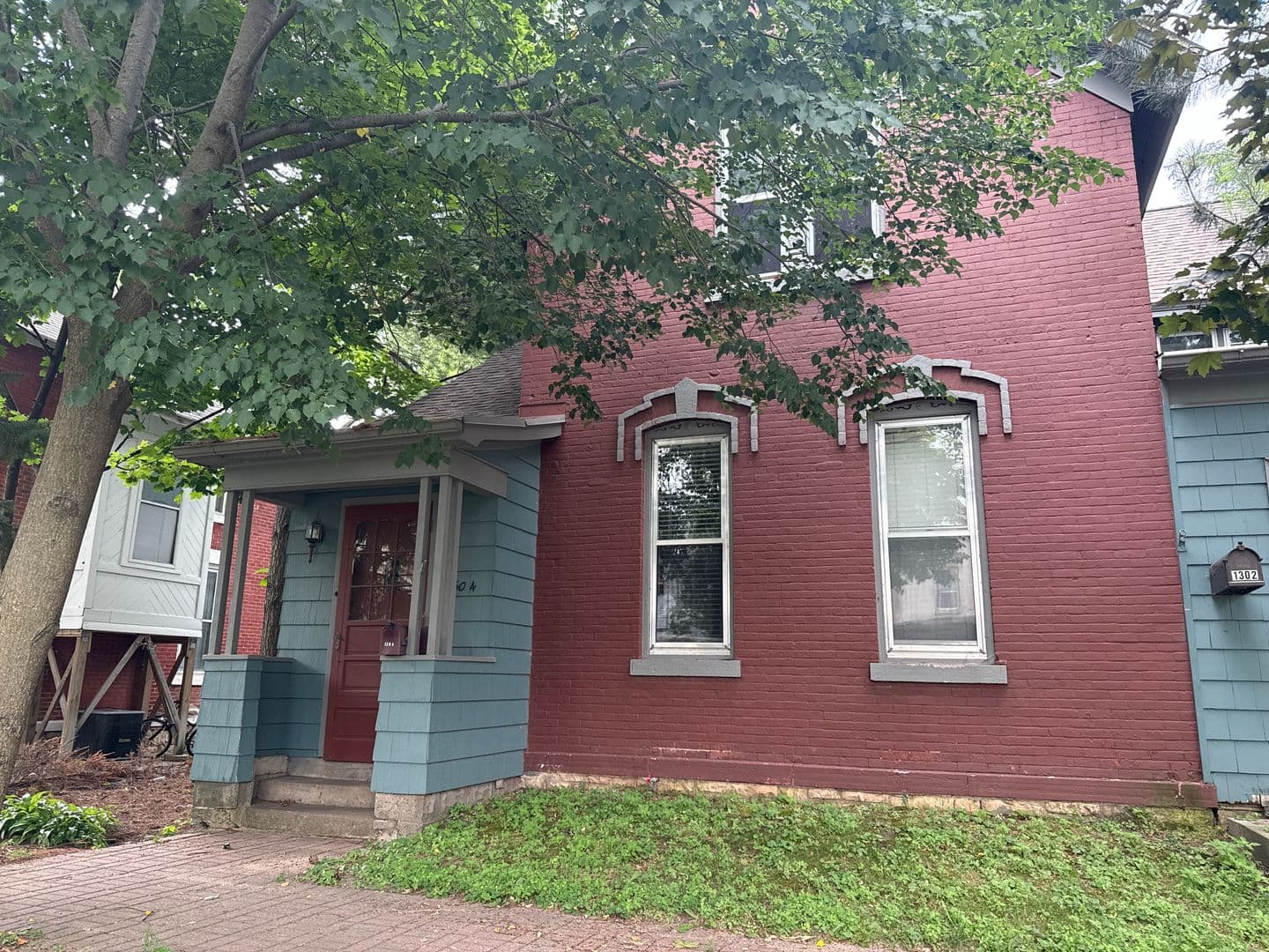 La Crosse Apartment: 1302 State St