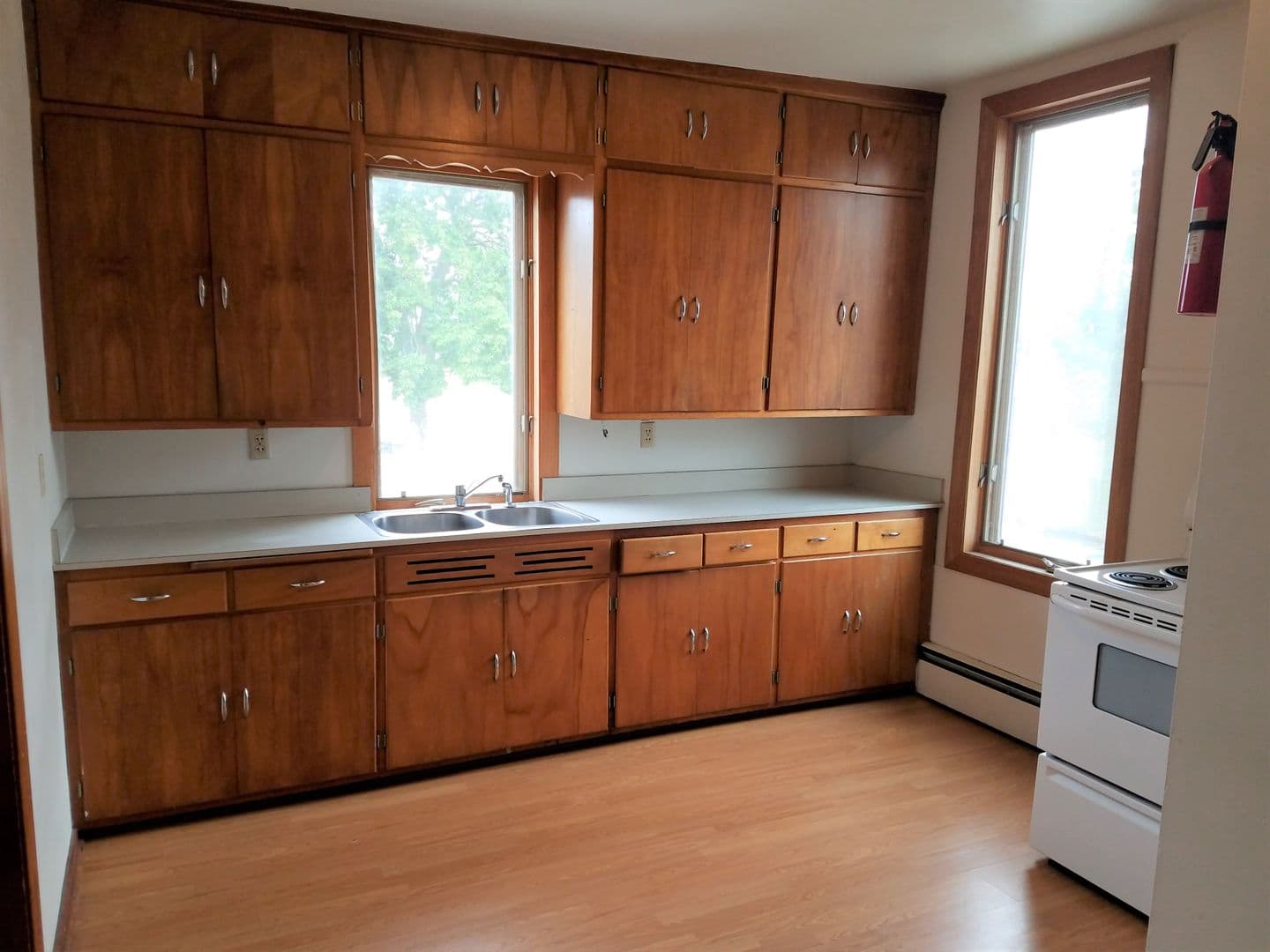 LACROSSE Apartment: 1400 Pine Street