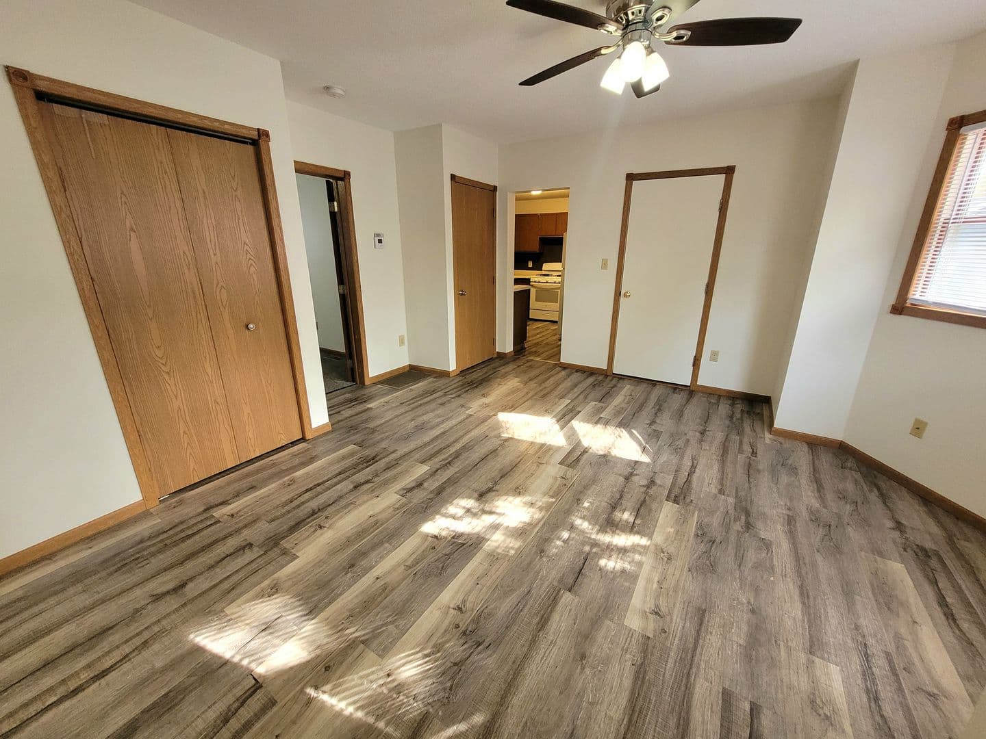 La Crosse Apartment: 1820 Loomis Street