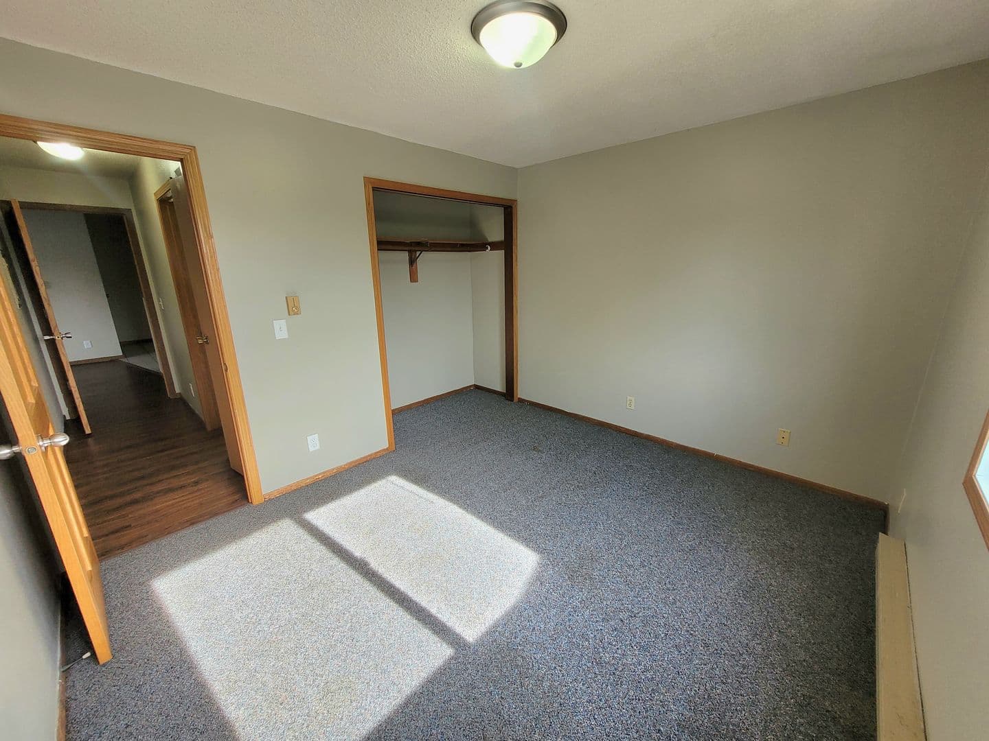 La Crosse Apartment: 1418 10th Street South