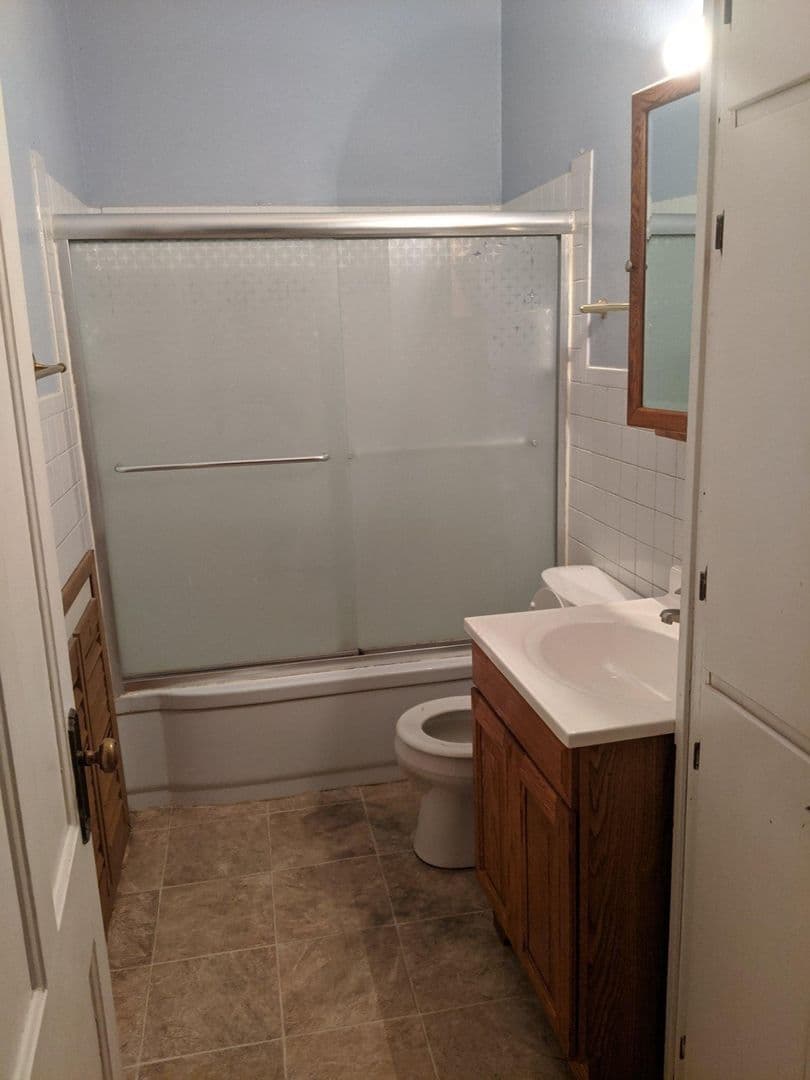 La Crosse Apartment: 1224 Ferry Street