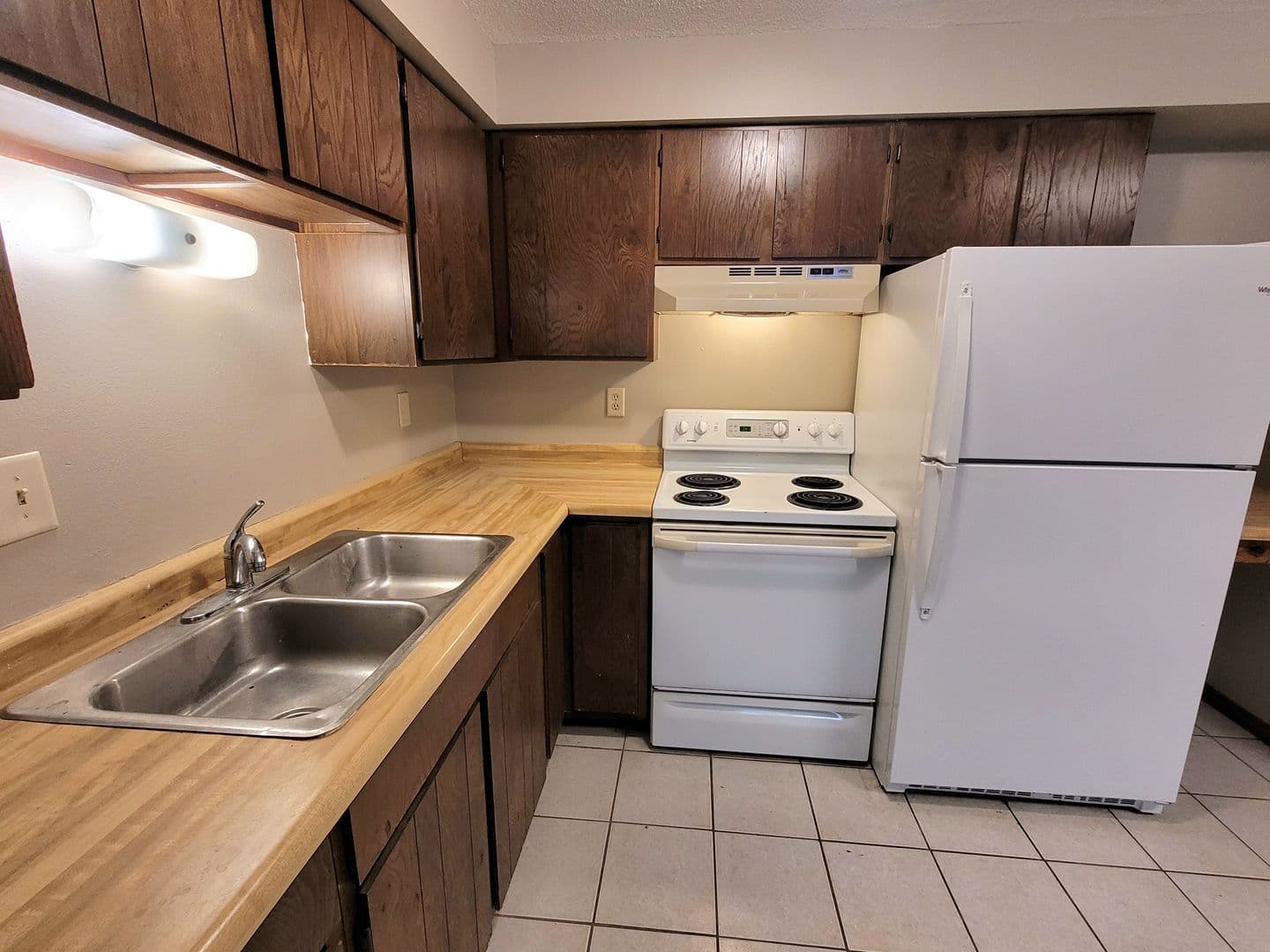 La Crosse Apartment: 1418 10th Street South