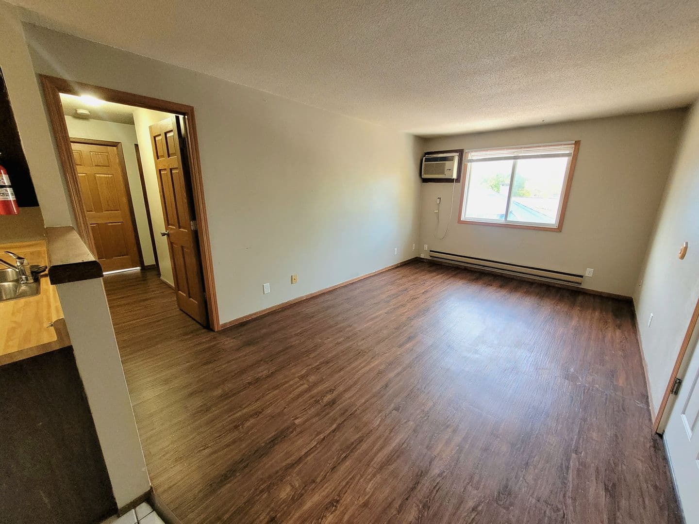 La Crosse Apartment: 1418 10th Street South