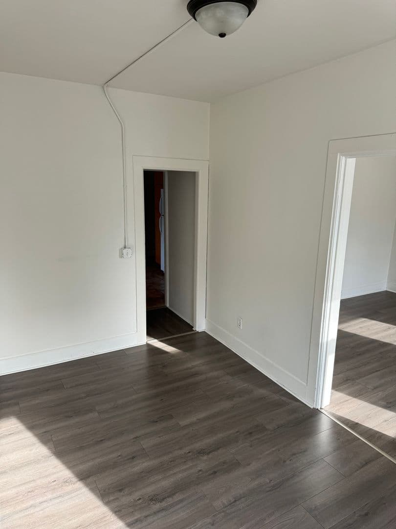Winona Apartment: 920 W. 5th St.