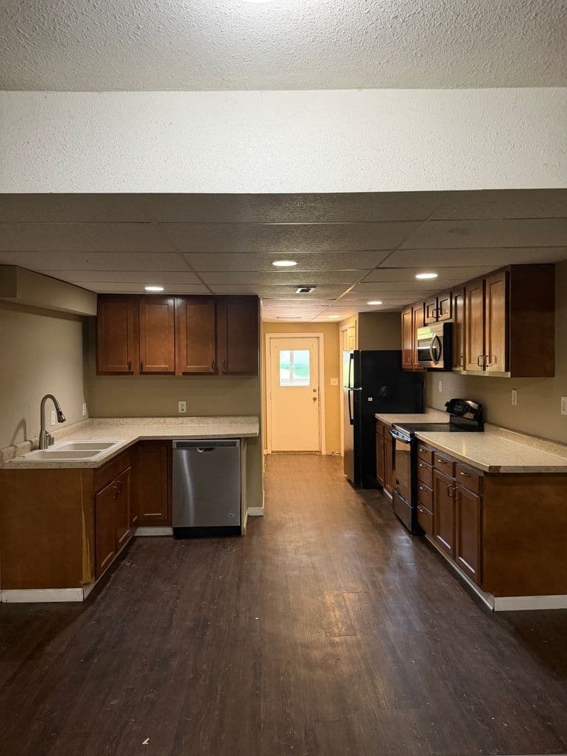 Onalaska Apartment: 1040 Main Street