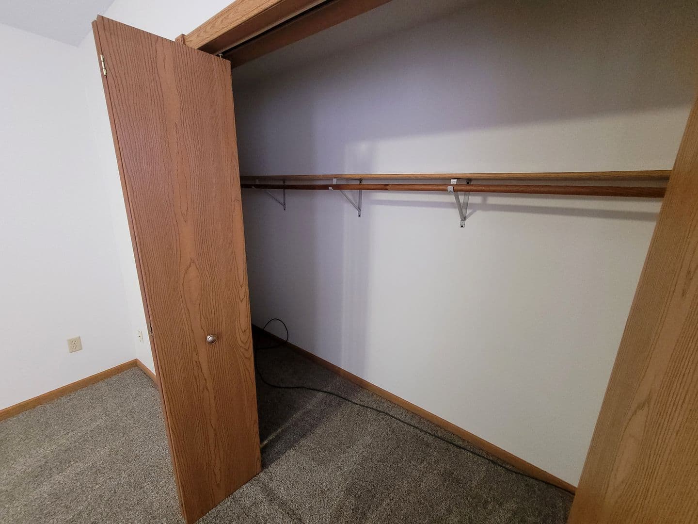 La Crosse Apartment: 1820 Loomis Street