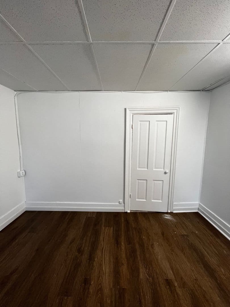 La Crosse Apartment: 926 Main St.