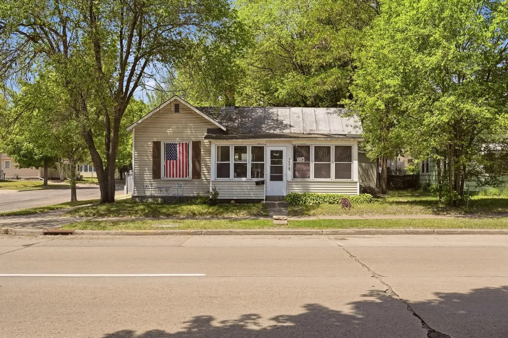 La Crosse House: 303 Rose Street
