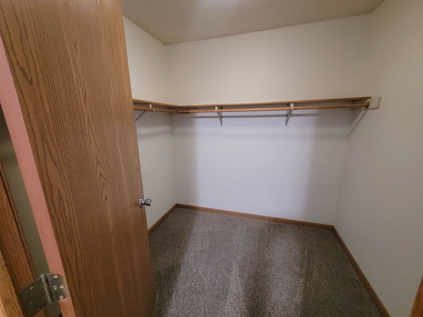 La Crosse Apartment: 1820 Loomis Street