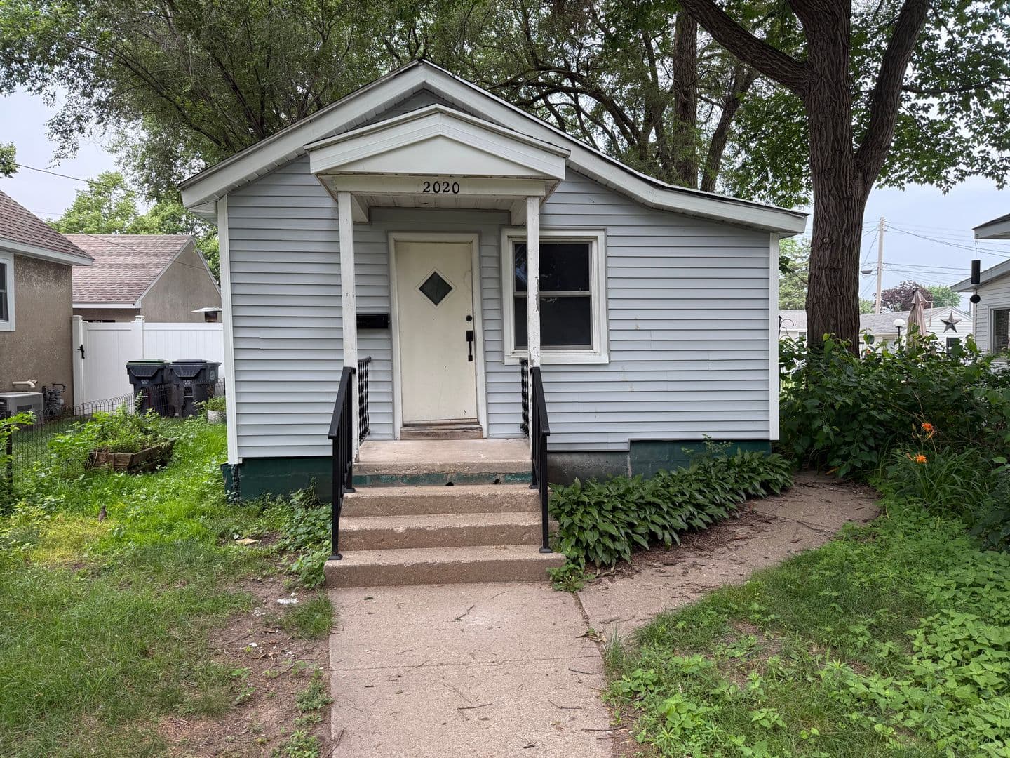 La Crosse House: 2020 20th St. S.