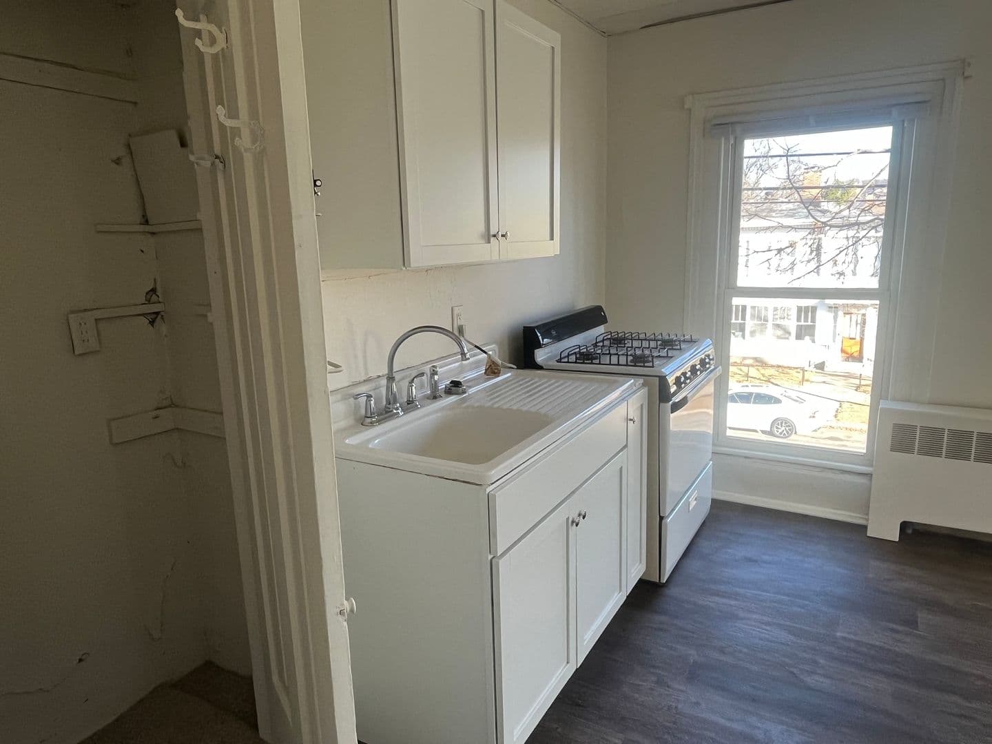 La Crosse Apartment: 926 Main St.