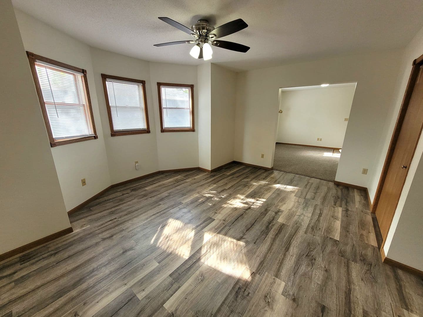 La Crosse Apartment: 1820 Loomis Street