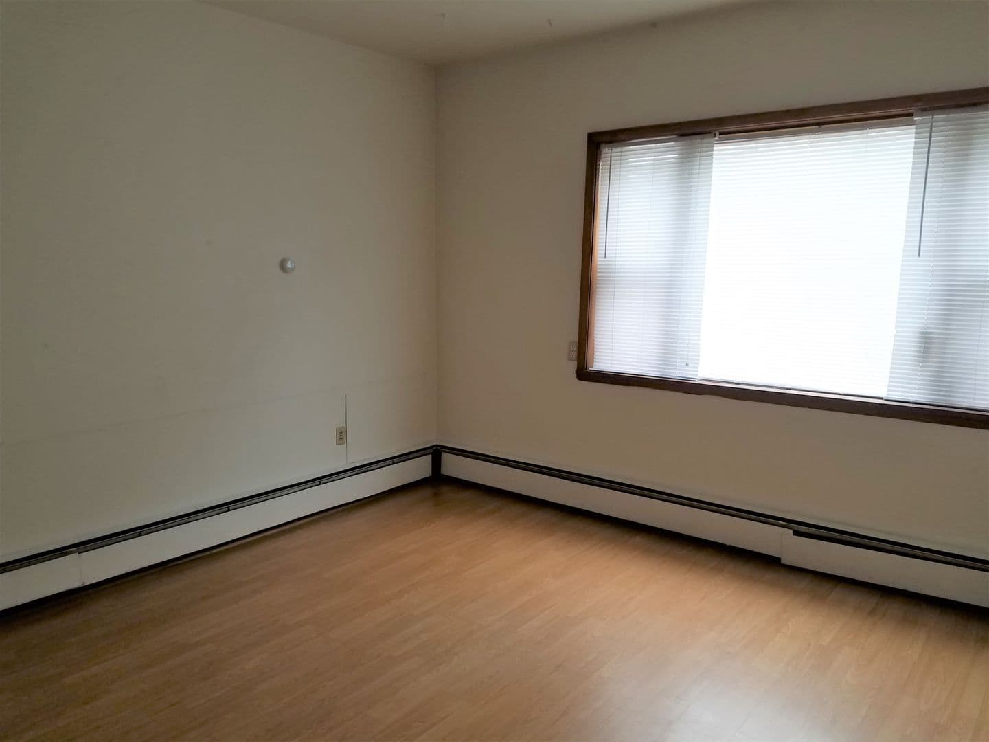 LACROSSE Apartment: 1400 Pine Street