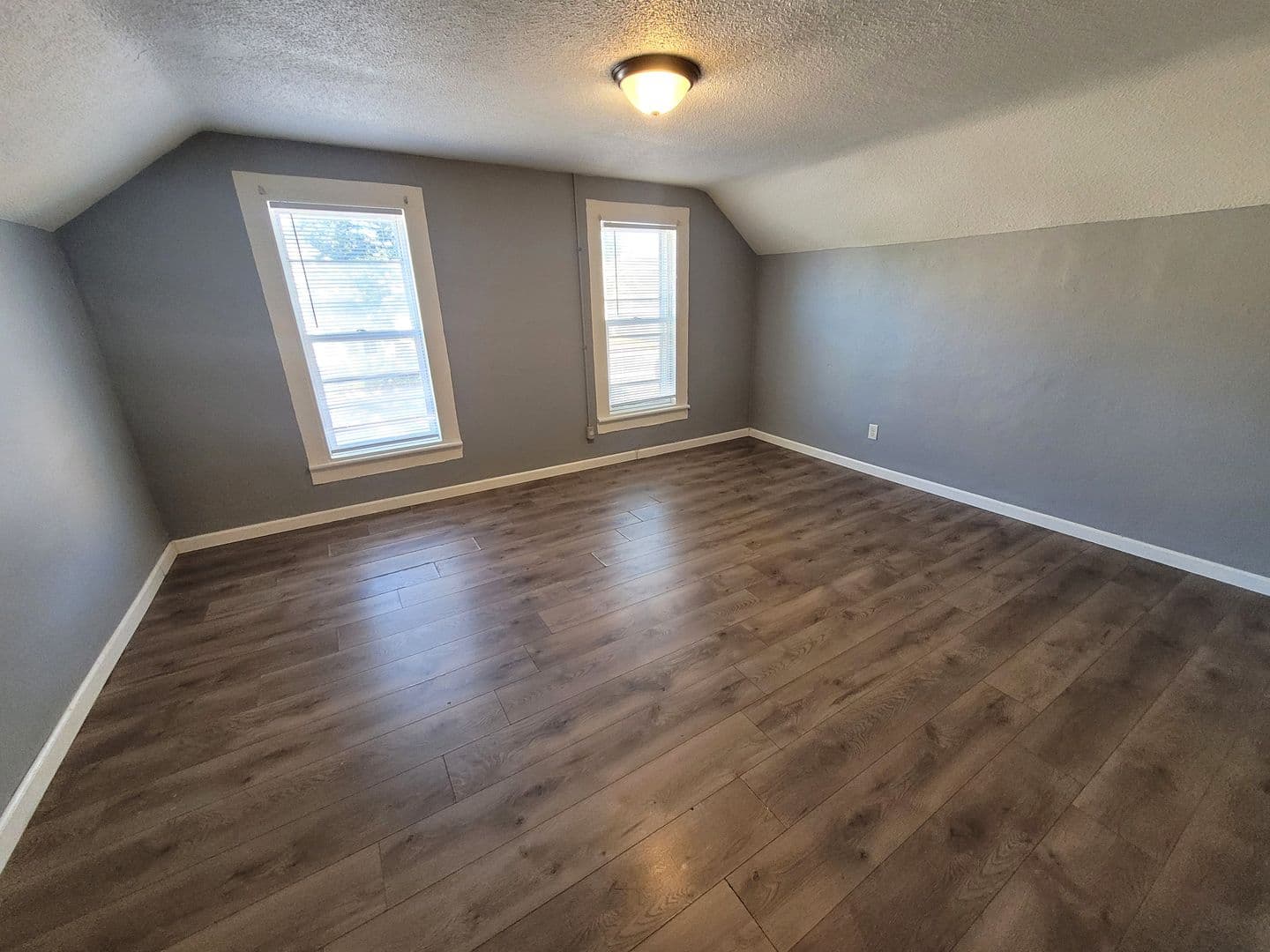 La Crosse Apartment: 726 Ferry St.