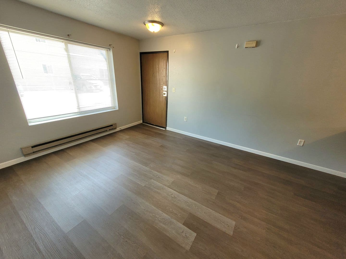 La Crosse Apartment: 821 5th Ave So.