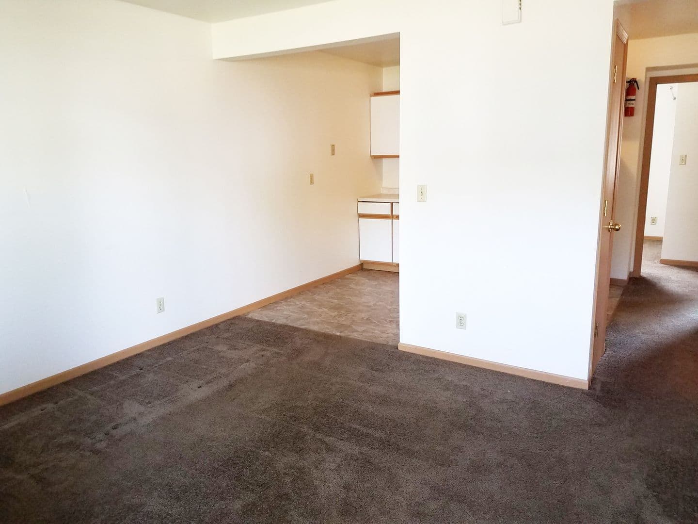 LA CROSSE Apartment: 310 N. 10TH ST.