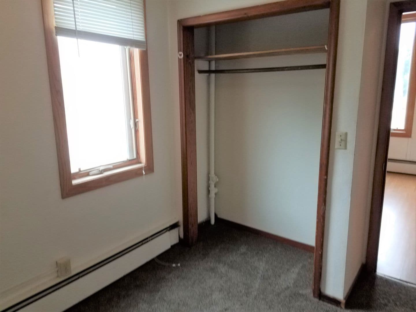 LACROSSE Apartment: 1400 Pine Street