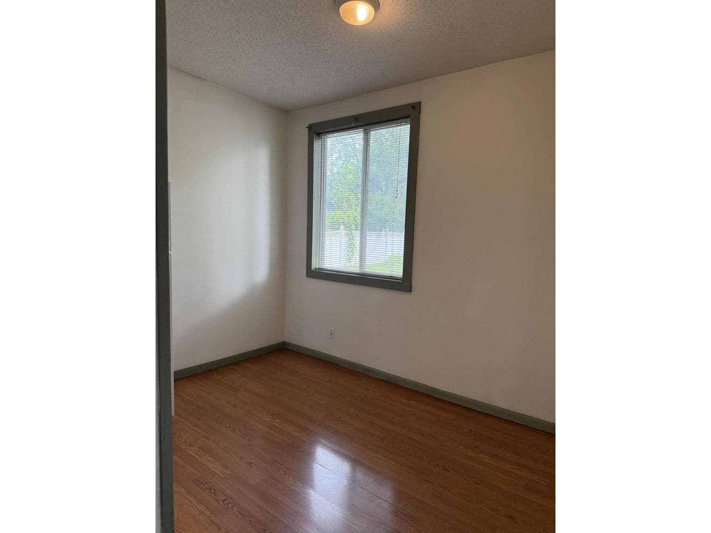 La Crosse Apartment: 823 West Ave. S.