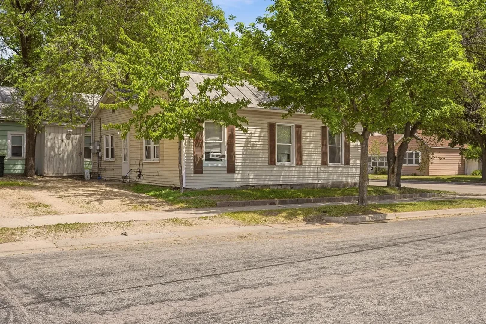 La Crosse House: 303 Rose Street