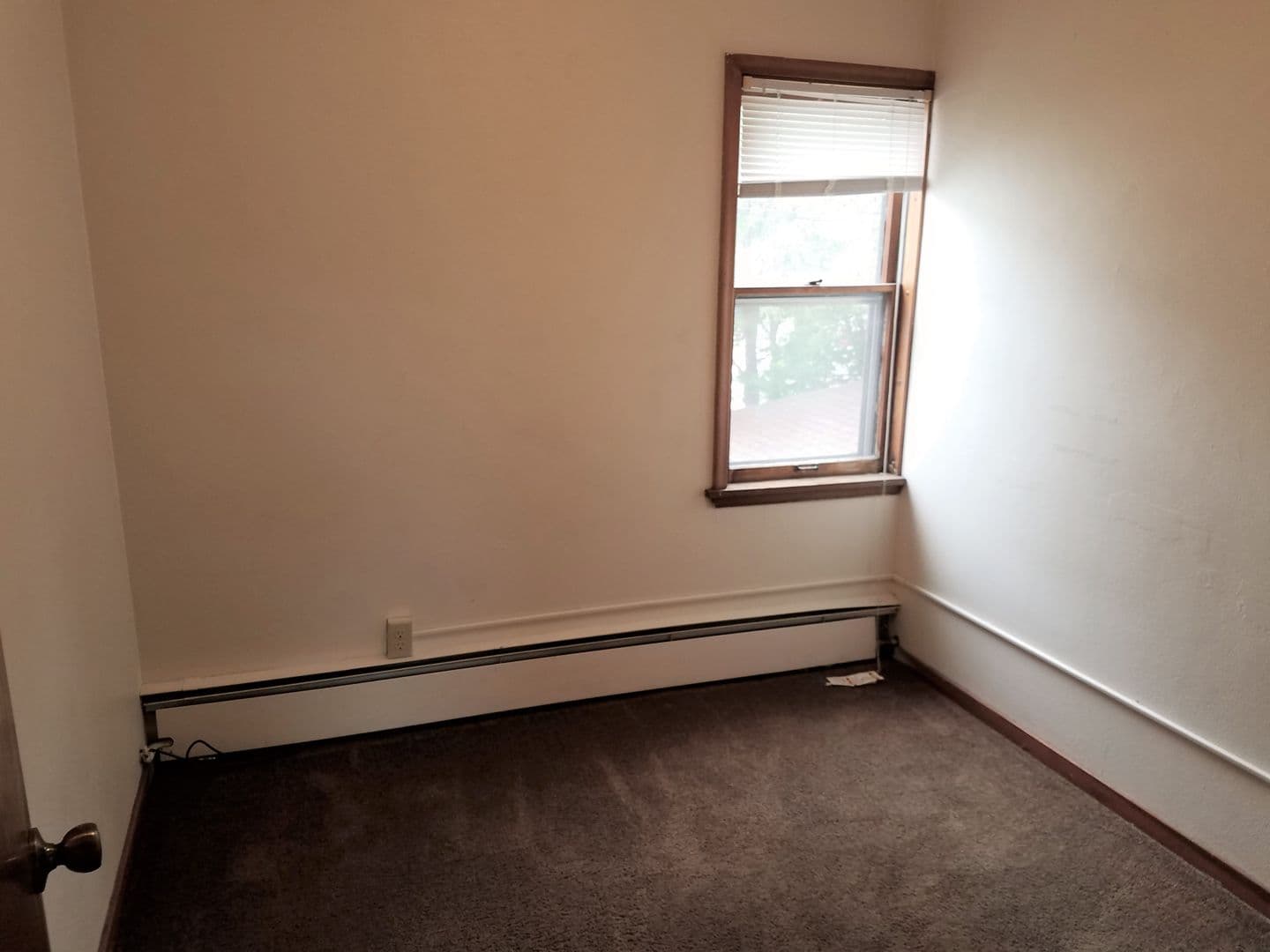LACROSSE Apartment: 1400 Pine Street