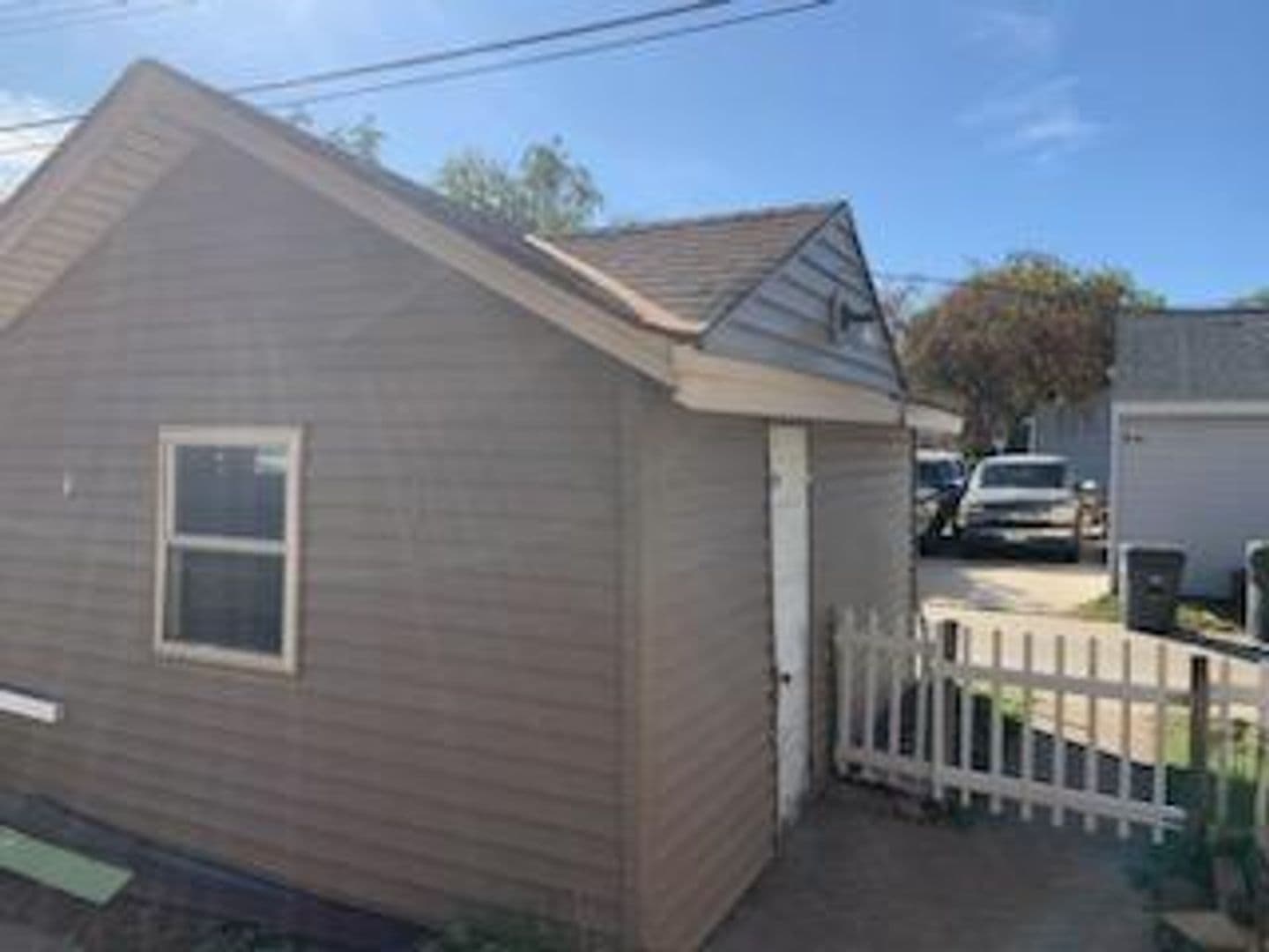 La Crosse House: 2233 Kane Street